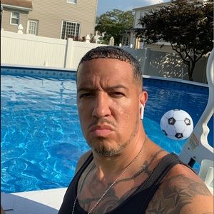 Meet your Posher, Lawrence